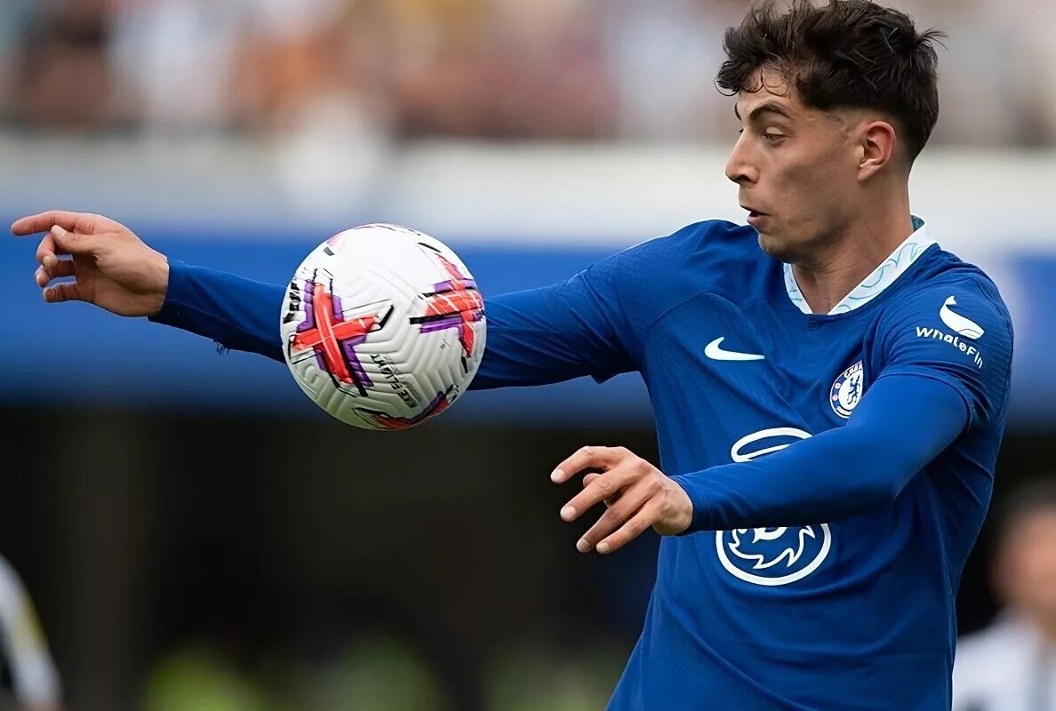 Kai Havertz attempting to control a ball for Chelsea