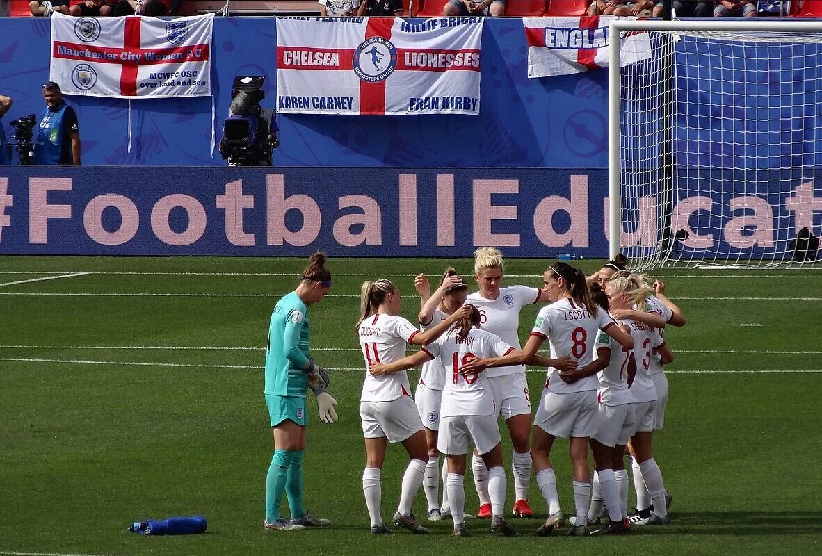 England Women's World Cup 2019. Author: Liondartois. https://commons.wikimedia.org/wiki/File:England_Women%27s_World_Cup_2019.jpg