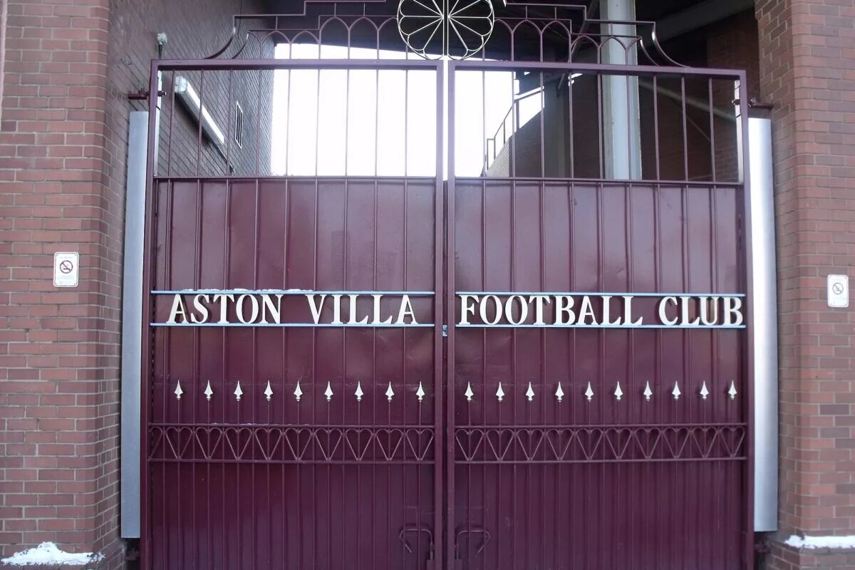 Aston Villa Lenglet