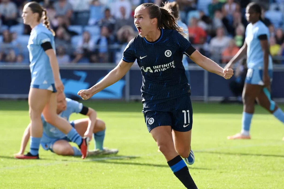 Guro Reiten celebrates late goal vs Manchester City