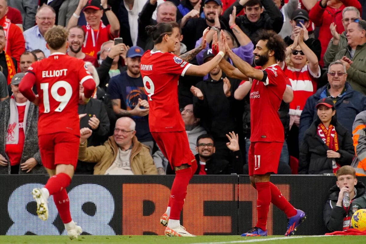 Mohamed Salah celebrates goal with Liverpool teammate Darwin Nunez