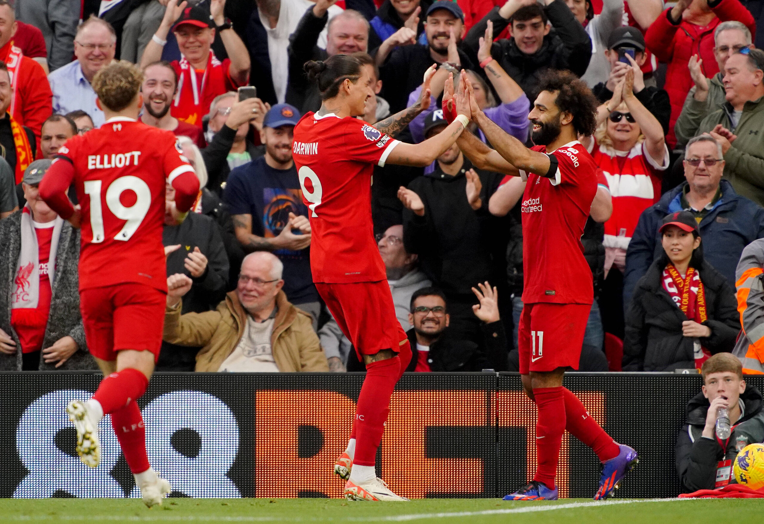 Mohamed Salah celebrates goal with Liverpool teammate Darwin Nunez