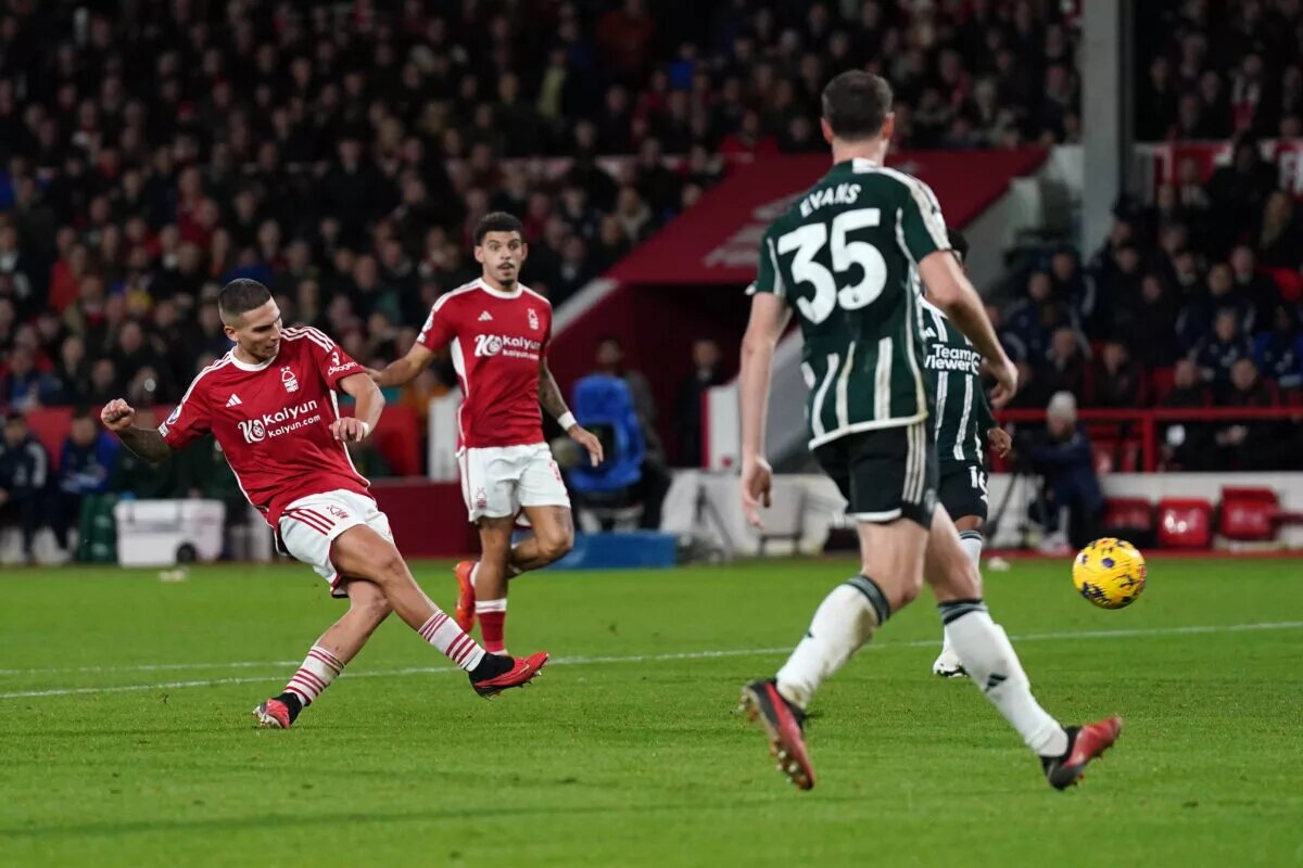 Gary Neville Criticises Manchester United after Nottingham Forest Defeat - Nico Dominguez opens scoring