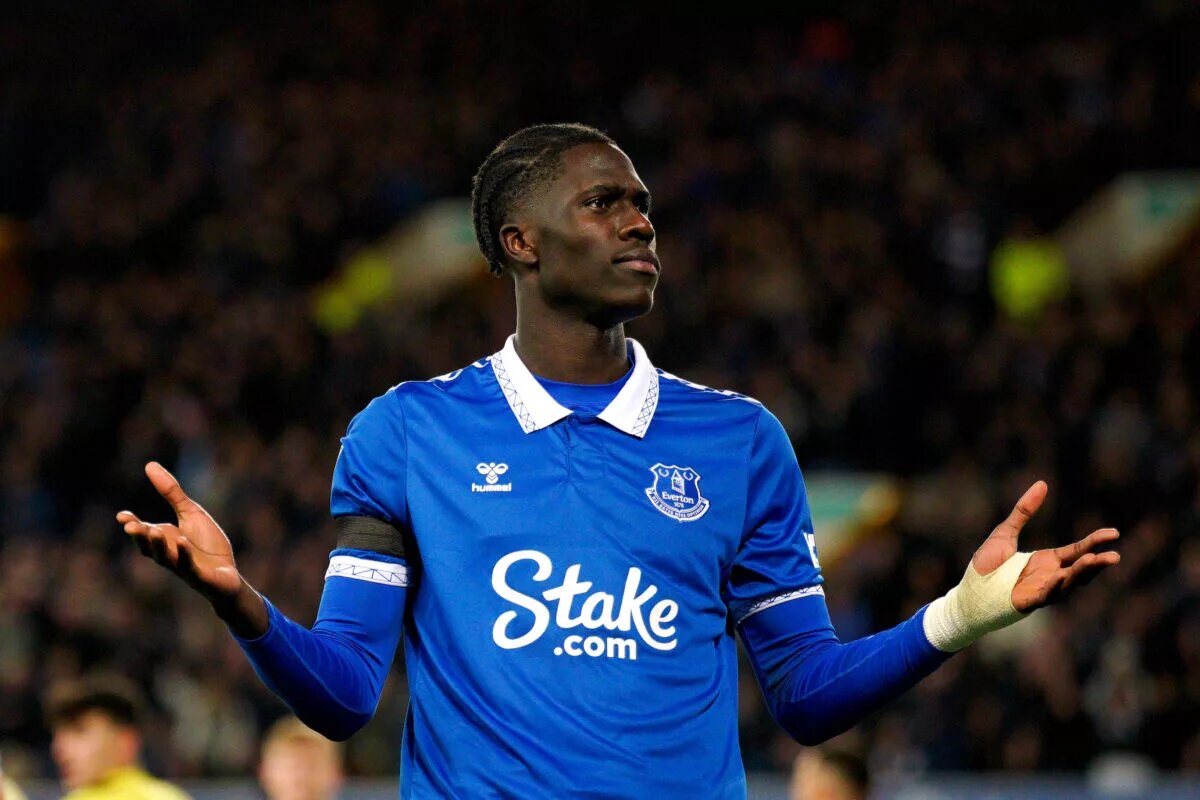 Arsenal are in the market for a midfielder and Everton's Amadou Onana is a name being considered.