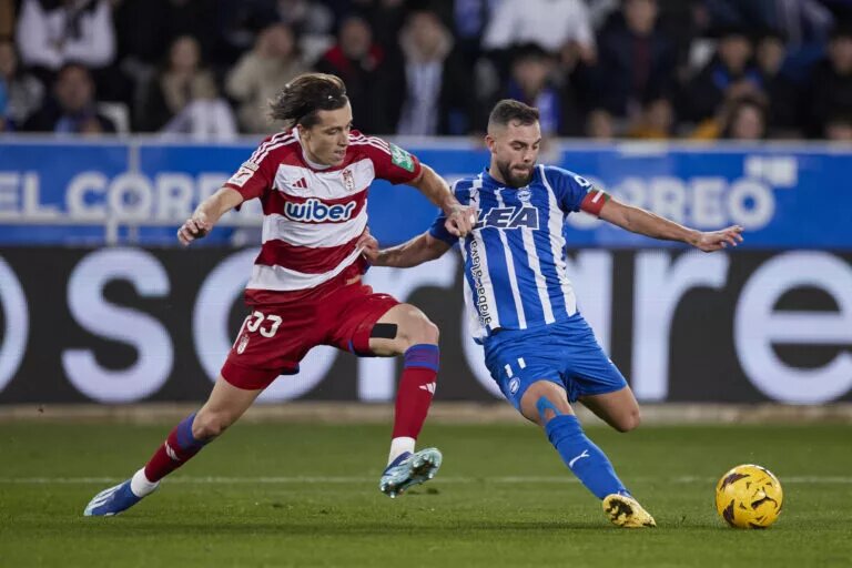 Alvaro Fernandez competes for the ball