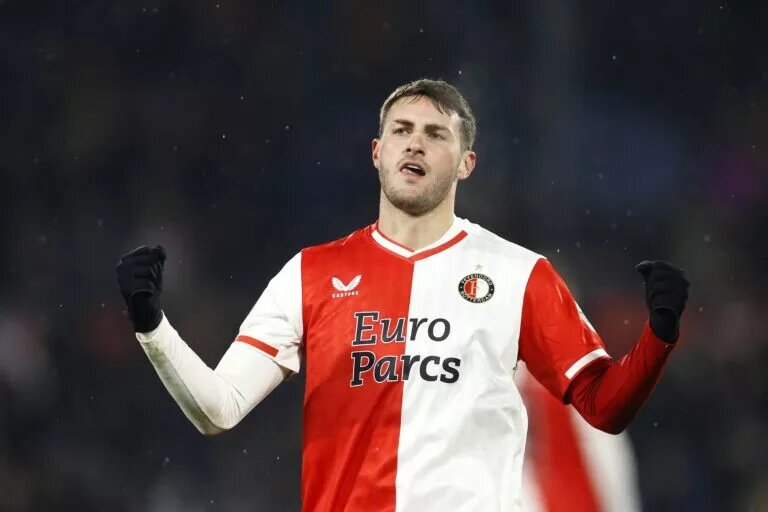 Tottenham Hotspur are interested in Feyenoord's Santiago Gimenez.