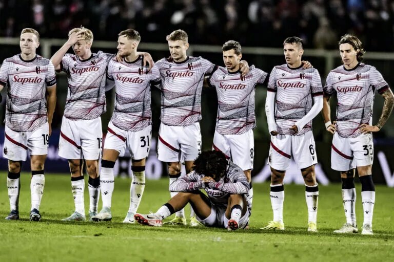 Bologna squad lined up during penalty shootout