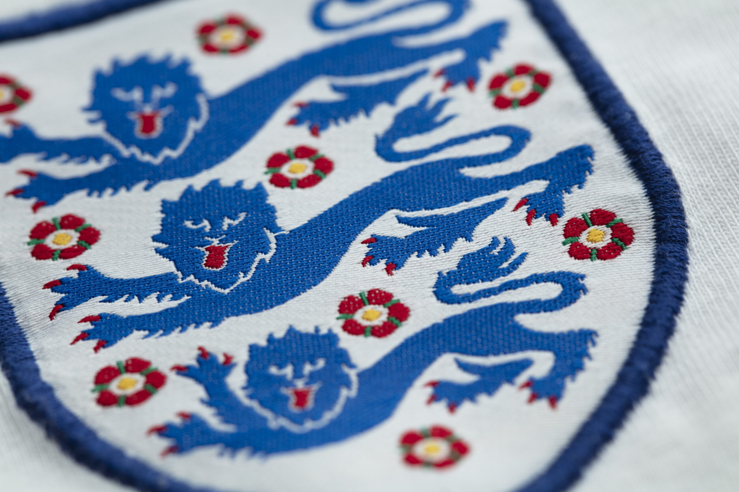 IMAGO Image ID: 0355646912 - LONDON, UK - August 2022: Three lions national emblem badge on an England football team shirt.