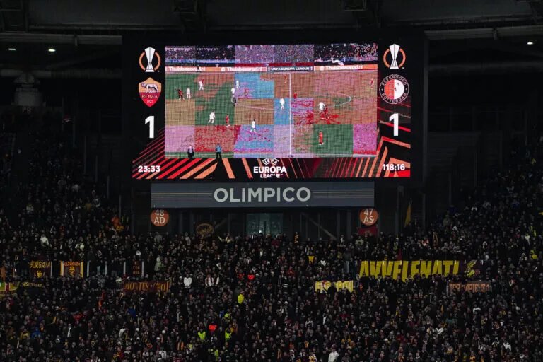 Scoreboard displaying the current scoreline in Roma vs Feyenoord in the UEFA Europa League