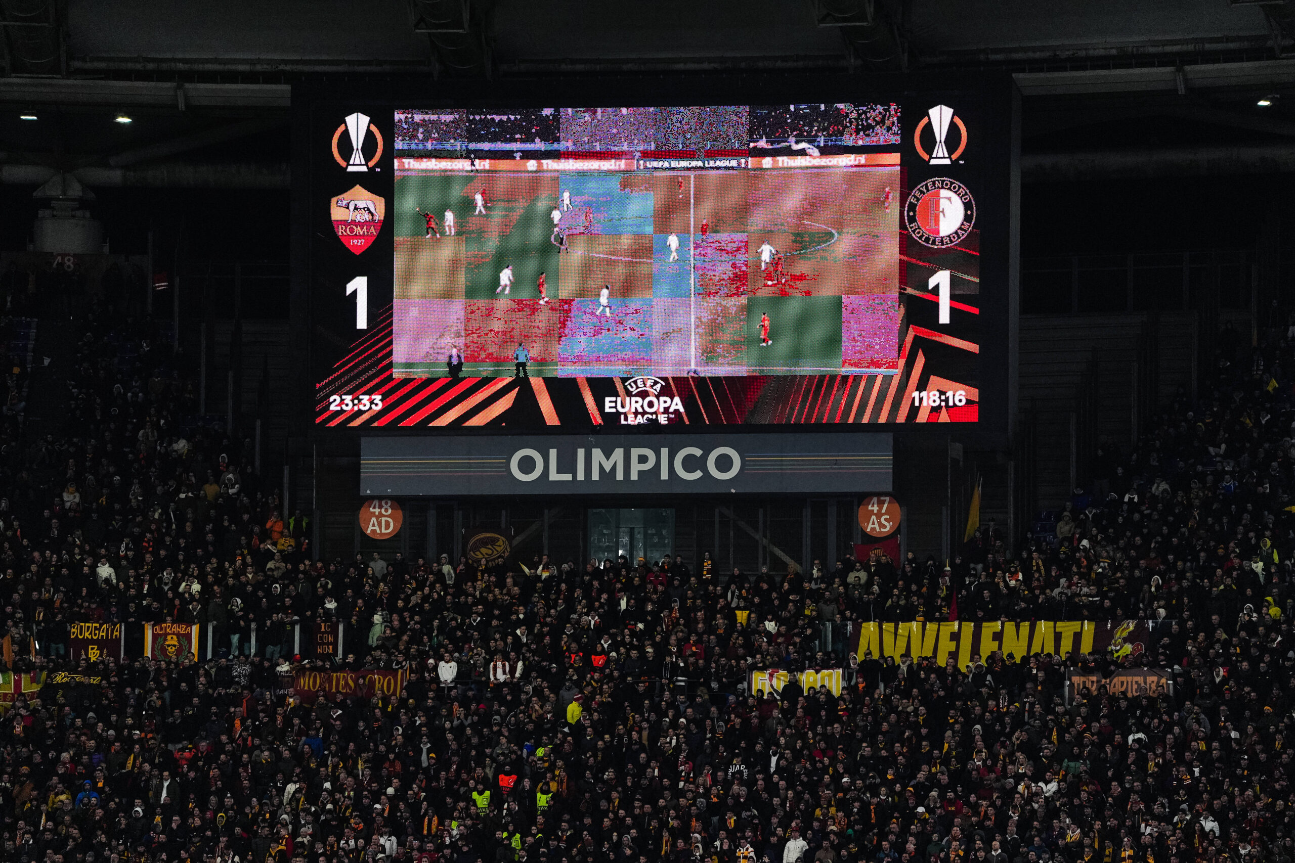 Scoreboard displaying the current scoreline in Roma vs Feyenoord in the UEFA Europa League