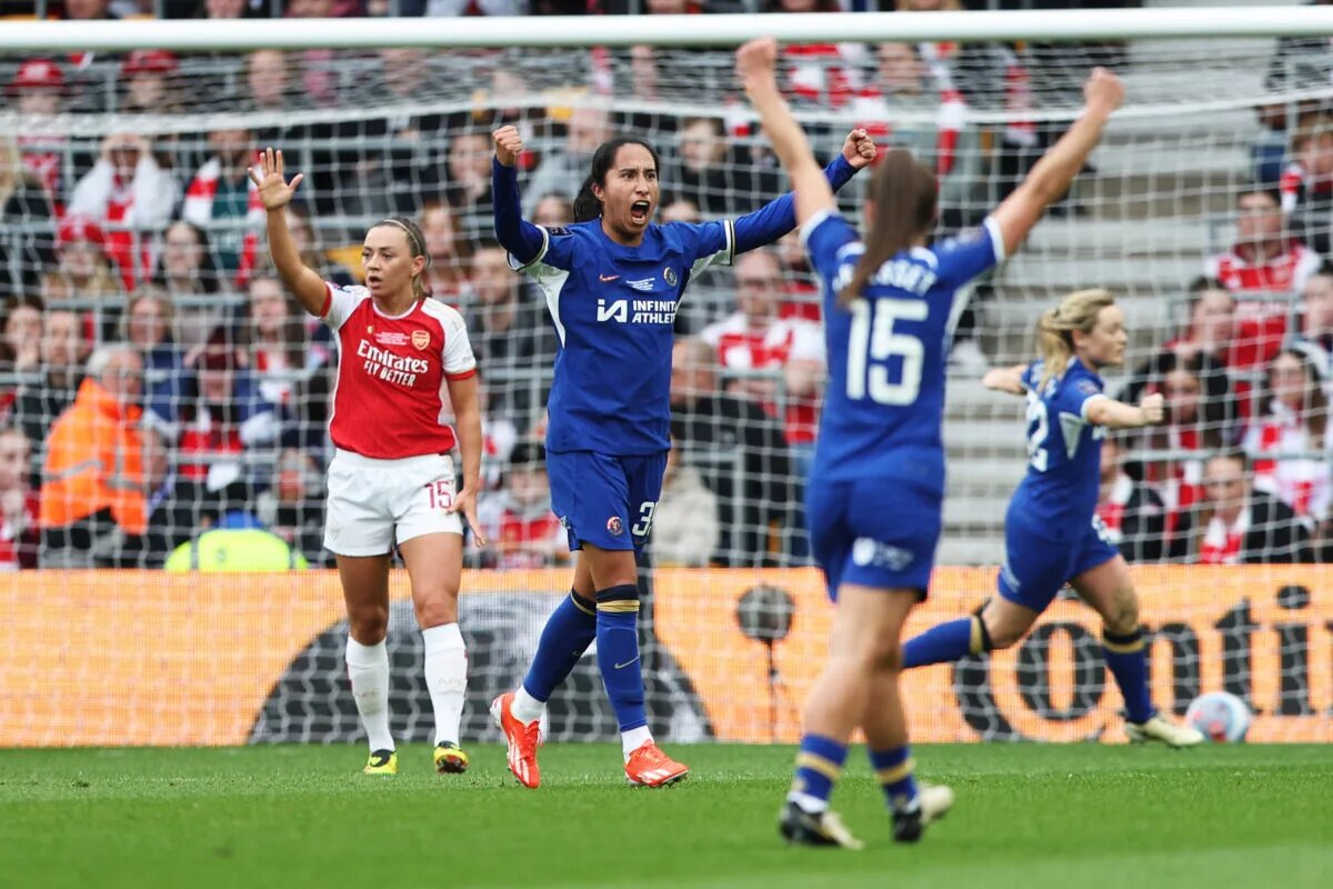 Chelsea Women players Mayra Ramirez, Erin Cuthbert, and Eve Perisset celebrate disallowed goal against Arsenal