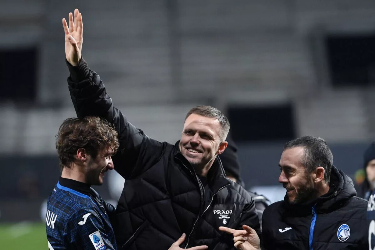 Josip Ilicic waving to the fans after a match