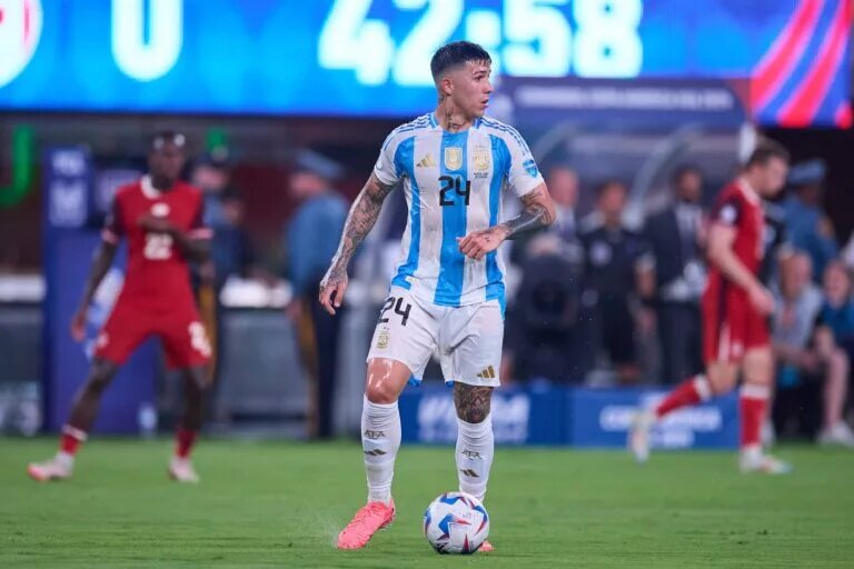 Enzo Fernandez on the ball for Argentina - Xabi Alonso rumours