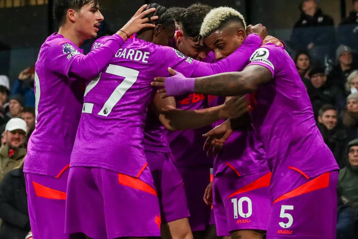 Matheus Cunha celebrates with Wolves teammates