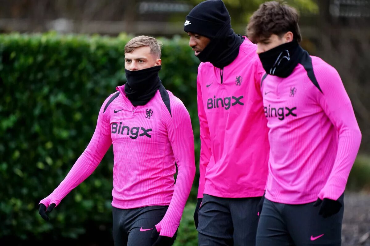 CHelsea players in training