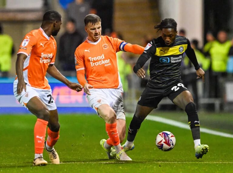 Silko Thomas dribblin vs Blackpool