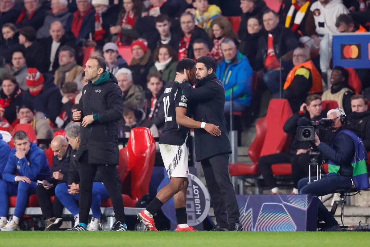 Arsenal Confirmed Lineup - Mikel Arteta pictured during substitution