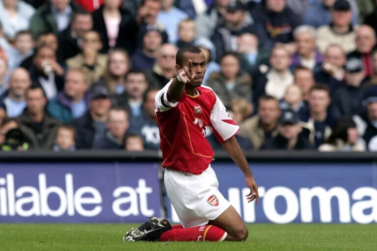 Greatest Arsenal Fullbacks - image of Ashley Cole