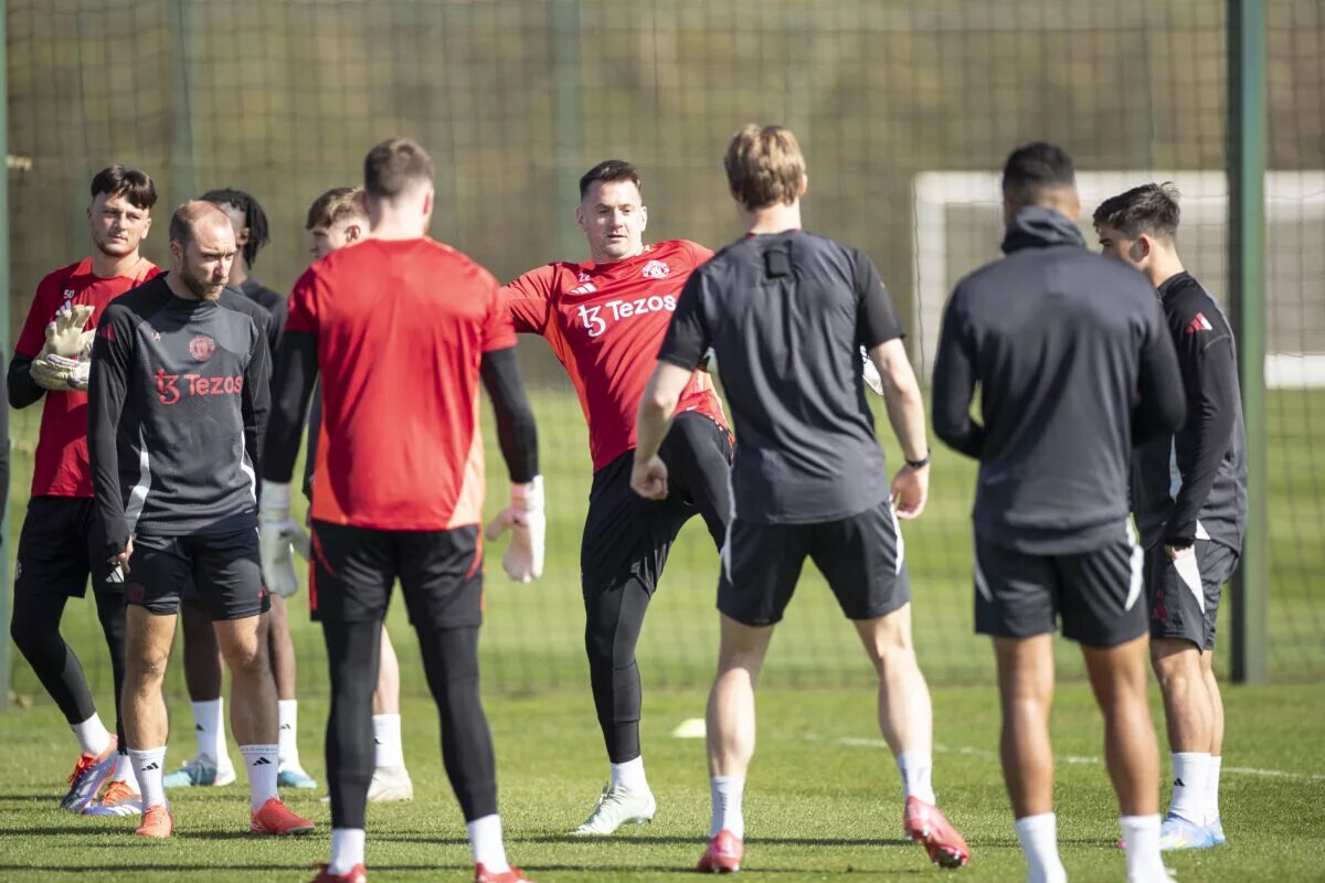 Manchester United confirmed lineup- image of squad training