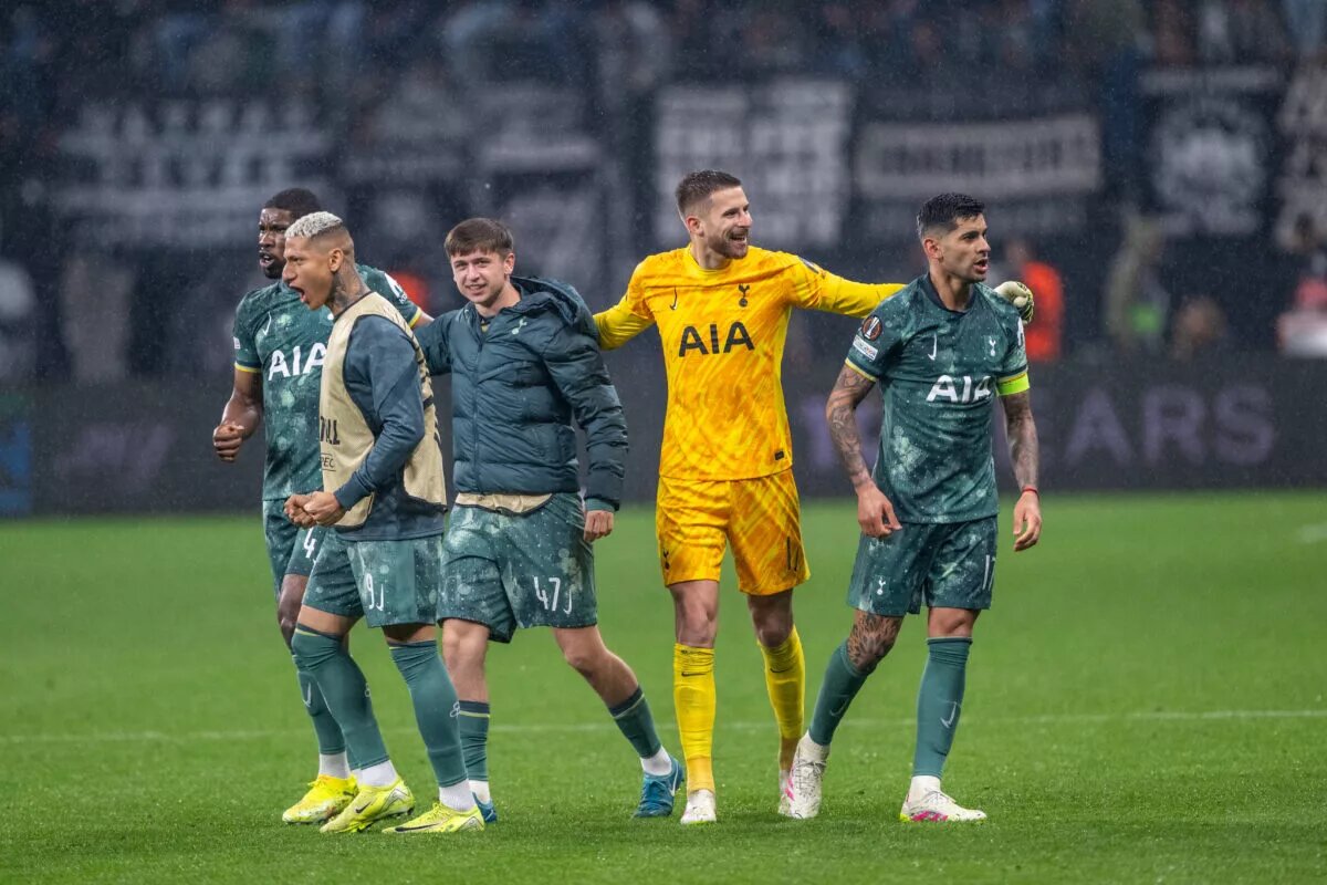 Tottenham Confirmed Lineup - Tottenham Hotspur players pictured after Frankfurt match