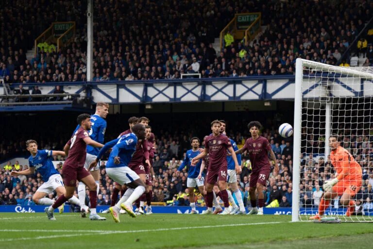Everton predicted lineup - image of Everton in action