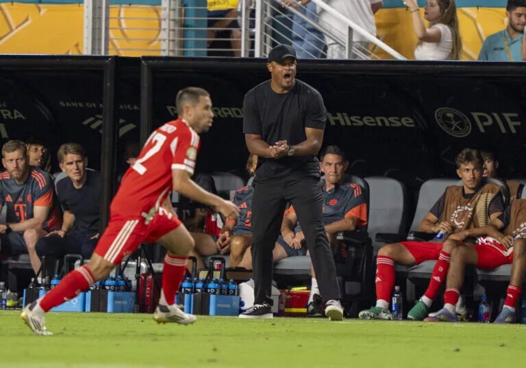 Bayern Munich confirmed lineup - image of Vincent Kompany on the touch line