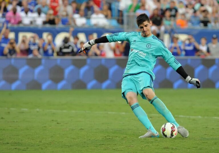 Best Chelsea players to wear number 13 jersey - Image of Thibaut Courtois