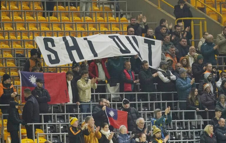 wolves protest