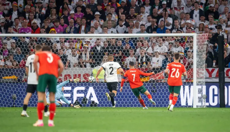 Portugal World Cup Squad: Sport Bilder des Tages Fußball, Herren, Saison 2024 25, UEFA Nations League (Halbfinale) in München, Deutschland - Portugal, v. l. Torwart Marc-Andre ter Stegen (Deutschland), Waldemar Anton (Deutschland), Cristiano Ronaldo (Portugal) erzielt das Tor zum 1:2, Francisco Conceicao (Portugal), 04.06. 2025, *** Soccer, men, 2024 25 season, UEFA Nations League semi-final in Munich, Germany Portugal, f l goalkeeper Marc Andre ter Stegen Germany , Waldemar Anton Germany , Cristiano Ronaldo Portugal scores the goal to 1 2, Francisco Conceicao Portugal , 04 06 2025