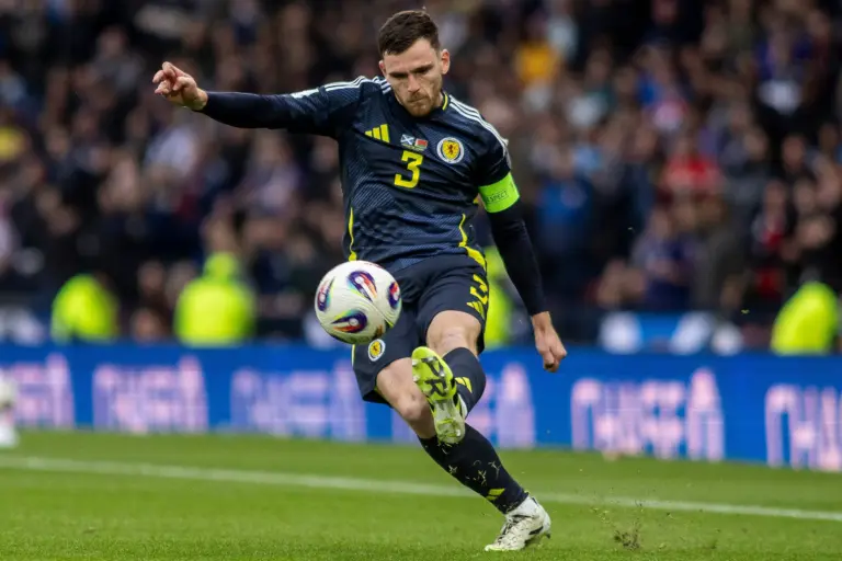 Tottenham Sign Andy Robertson