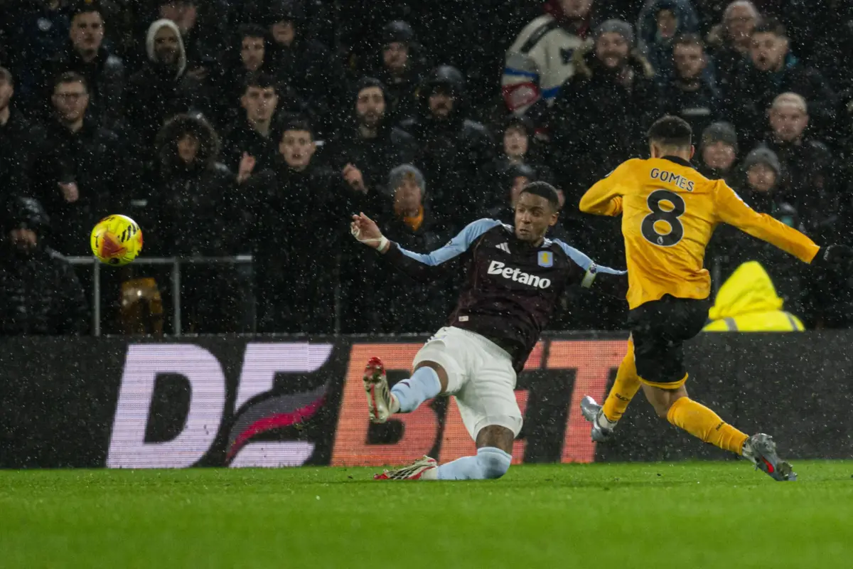 Wolves set to lose midfielder to local rivals