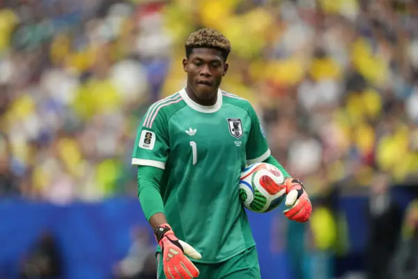 Leeds United’s Goalkeeper Search Latest: Suzuki in, Darlow out?