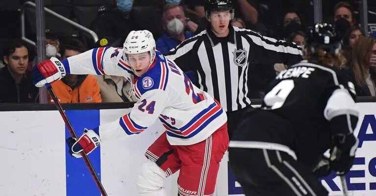 Kaapo Kakko re-signs