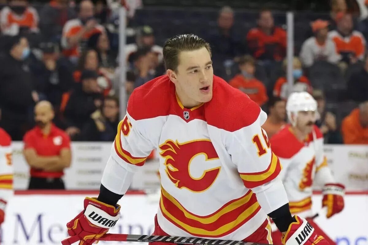 Nikita Zadorov Signs Contract