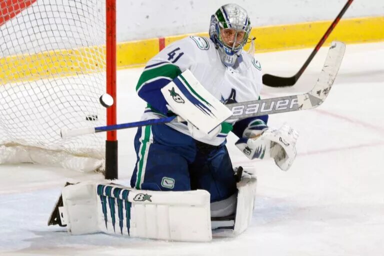 Jaroslav Halak contract