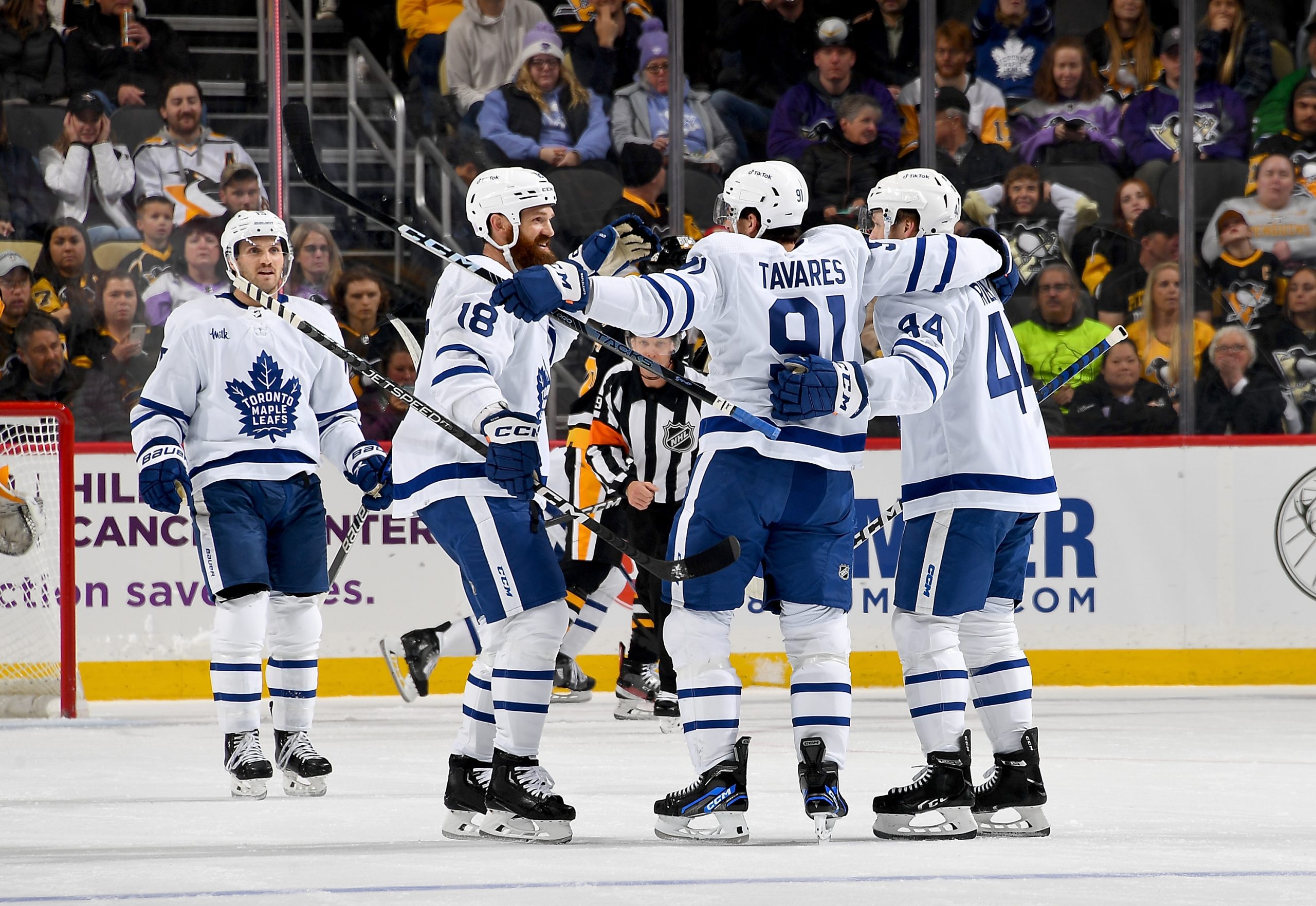 Toronto Maple Leafs celebrate after Tavares scores his 400th goal - NHL Predictions