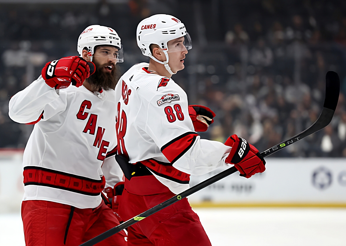 What did the Hurricanes accomplish in the 2021-22 season?