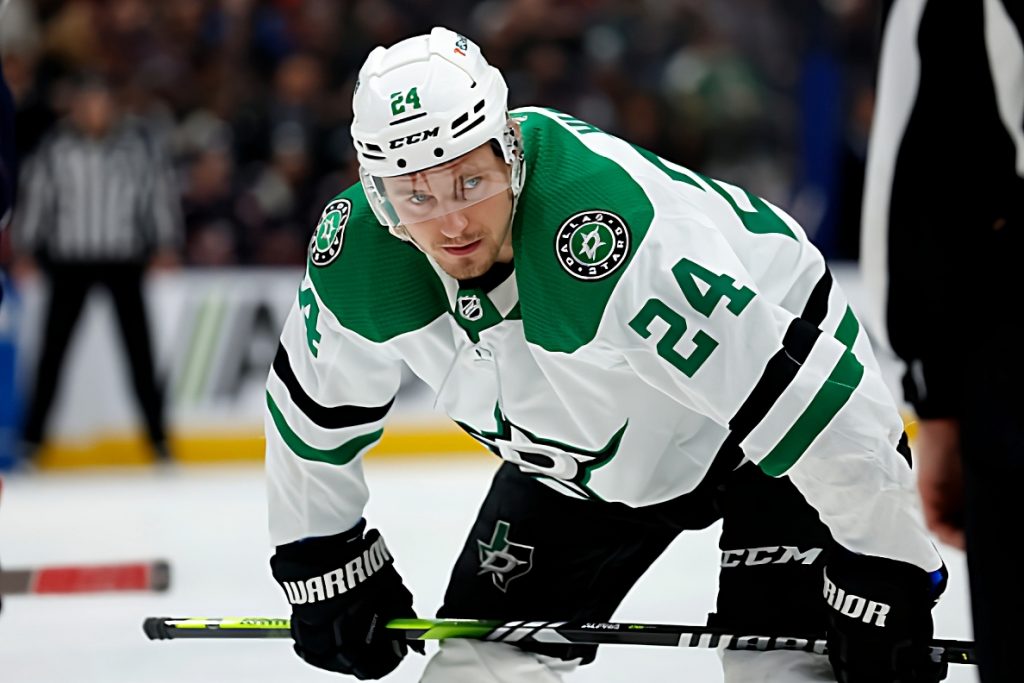 2022-23 Fantasy Hockey Studs, Duds, and Sleepers: Week 9