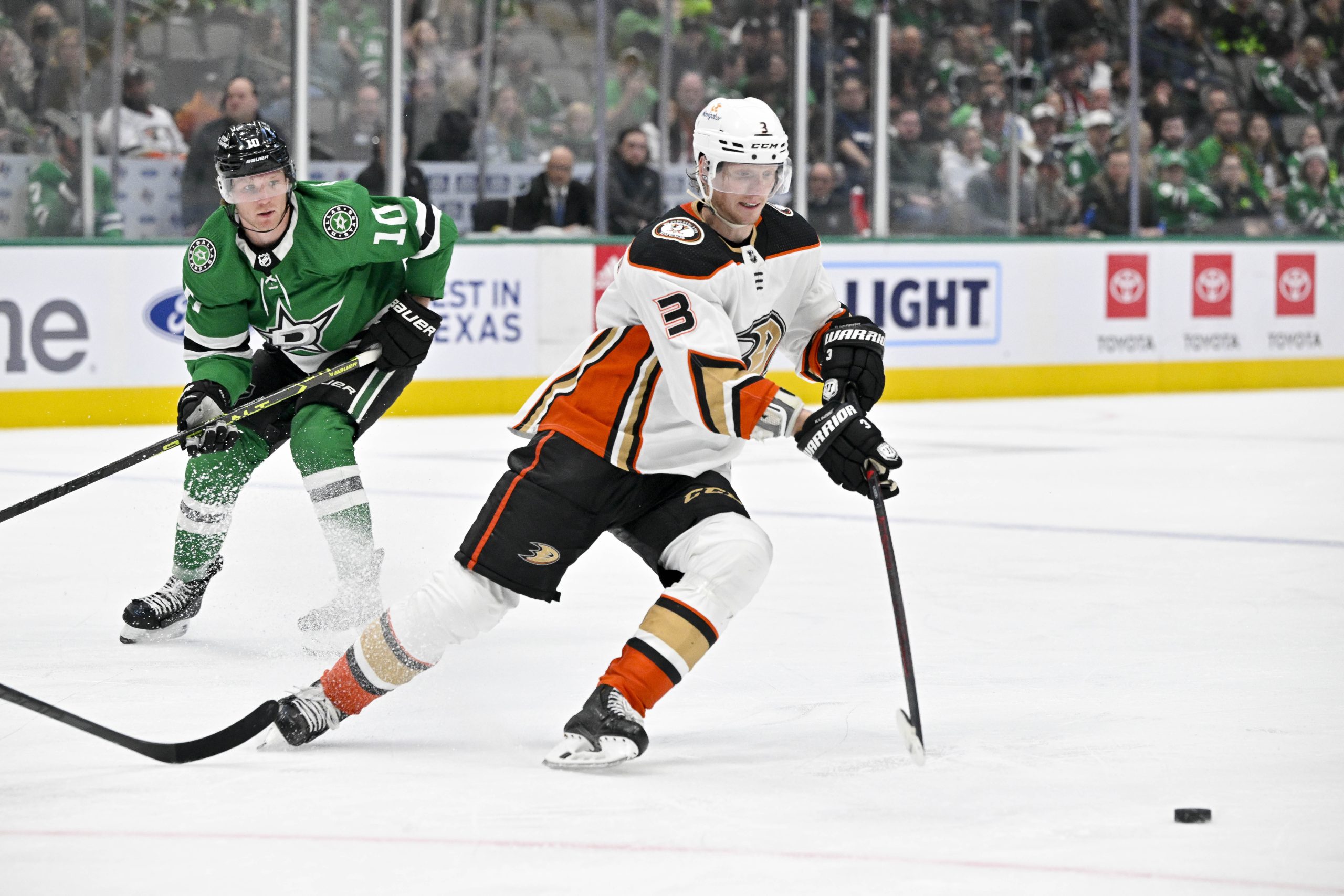 John Klingberg trade happens at deadline.