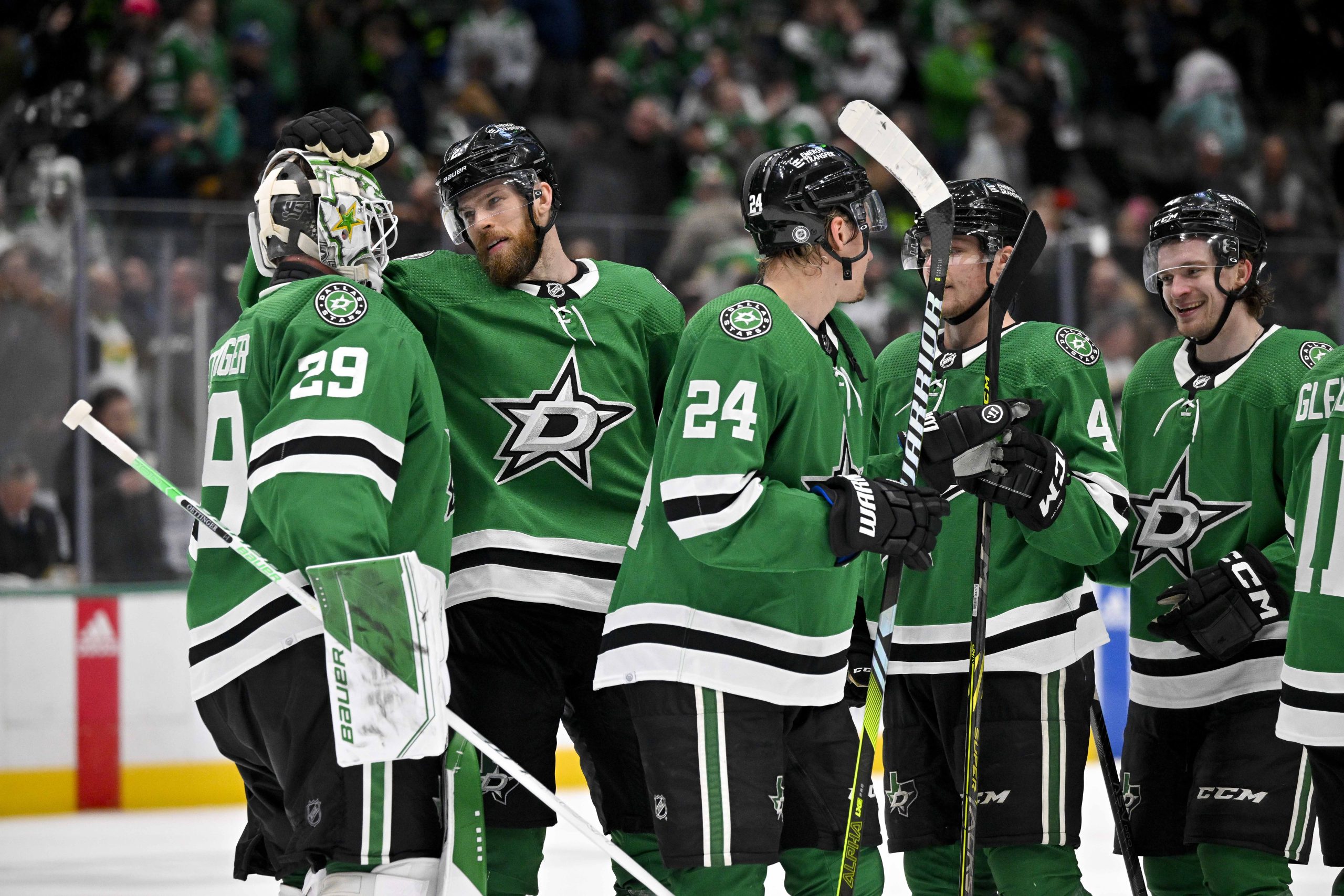 All-Star Robertson scores two goals, Stars top Panthers 5-1