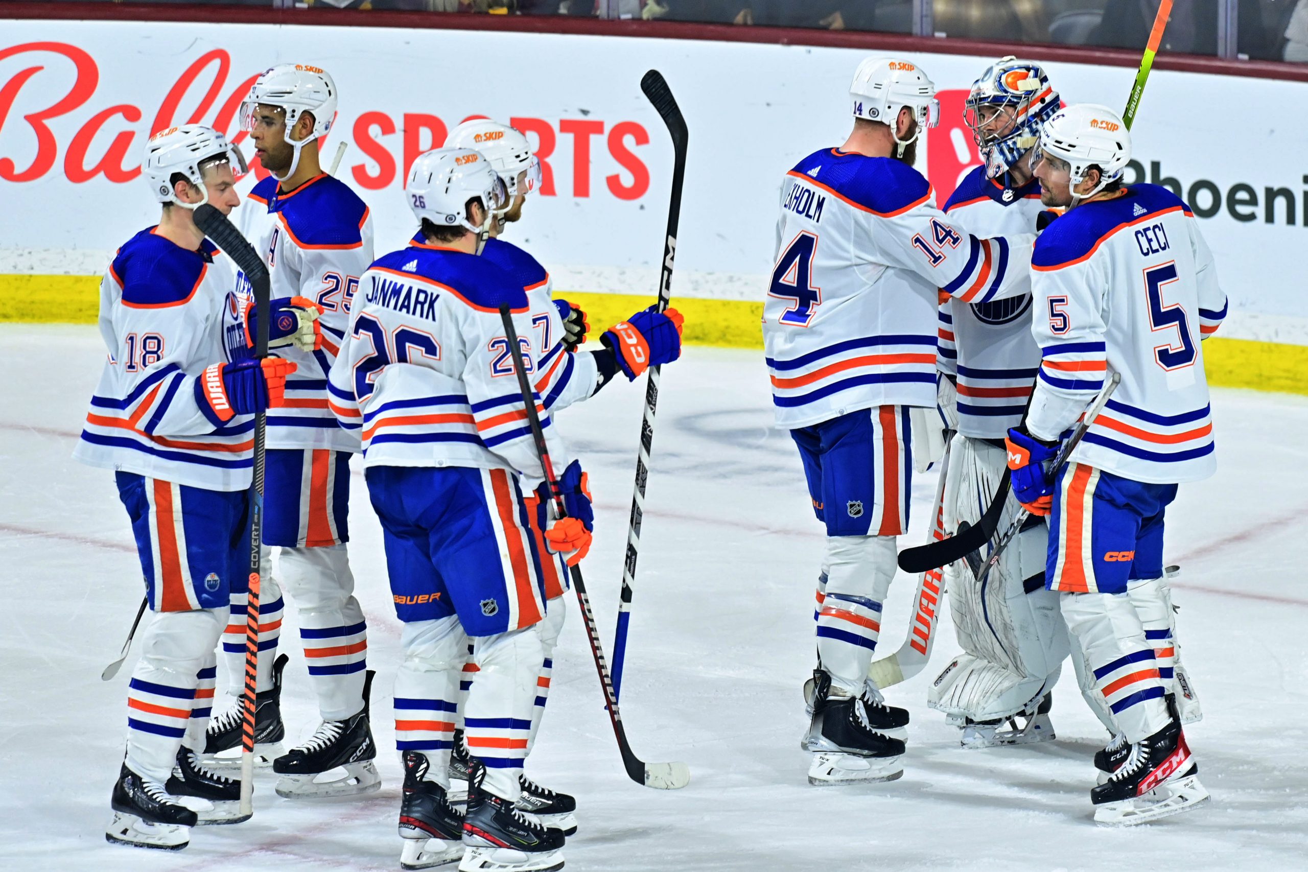 Weekend NHL picks: Oilers continue hot start, Kings top