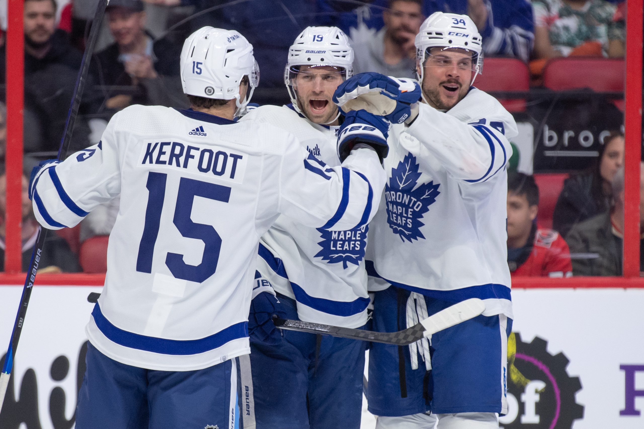 Toronto Maple Leafs Win First N.H.L. Playoff Series in 19 Years - The New  York Times