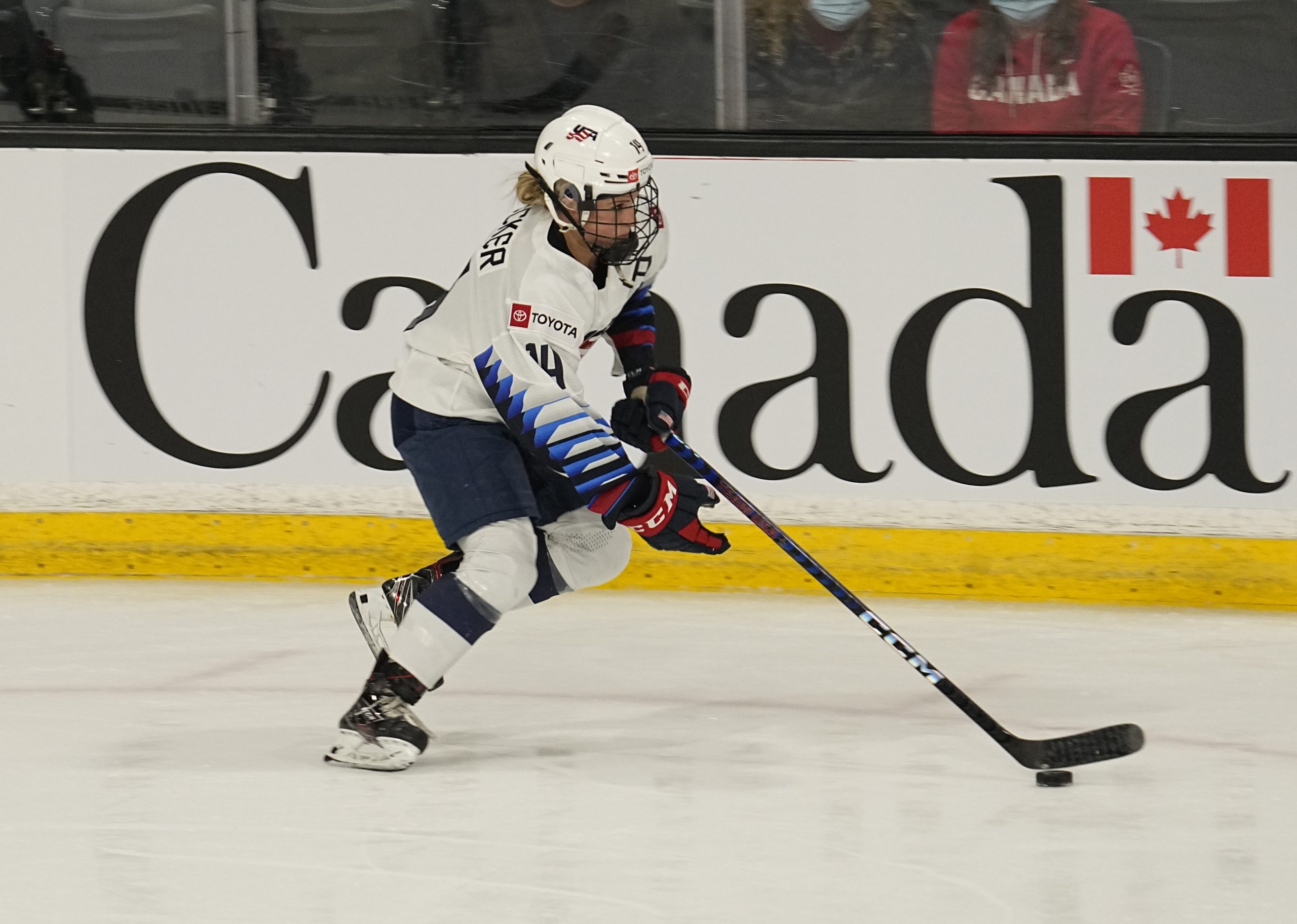 Brianna decker outlet nhl