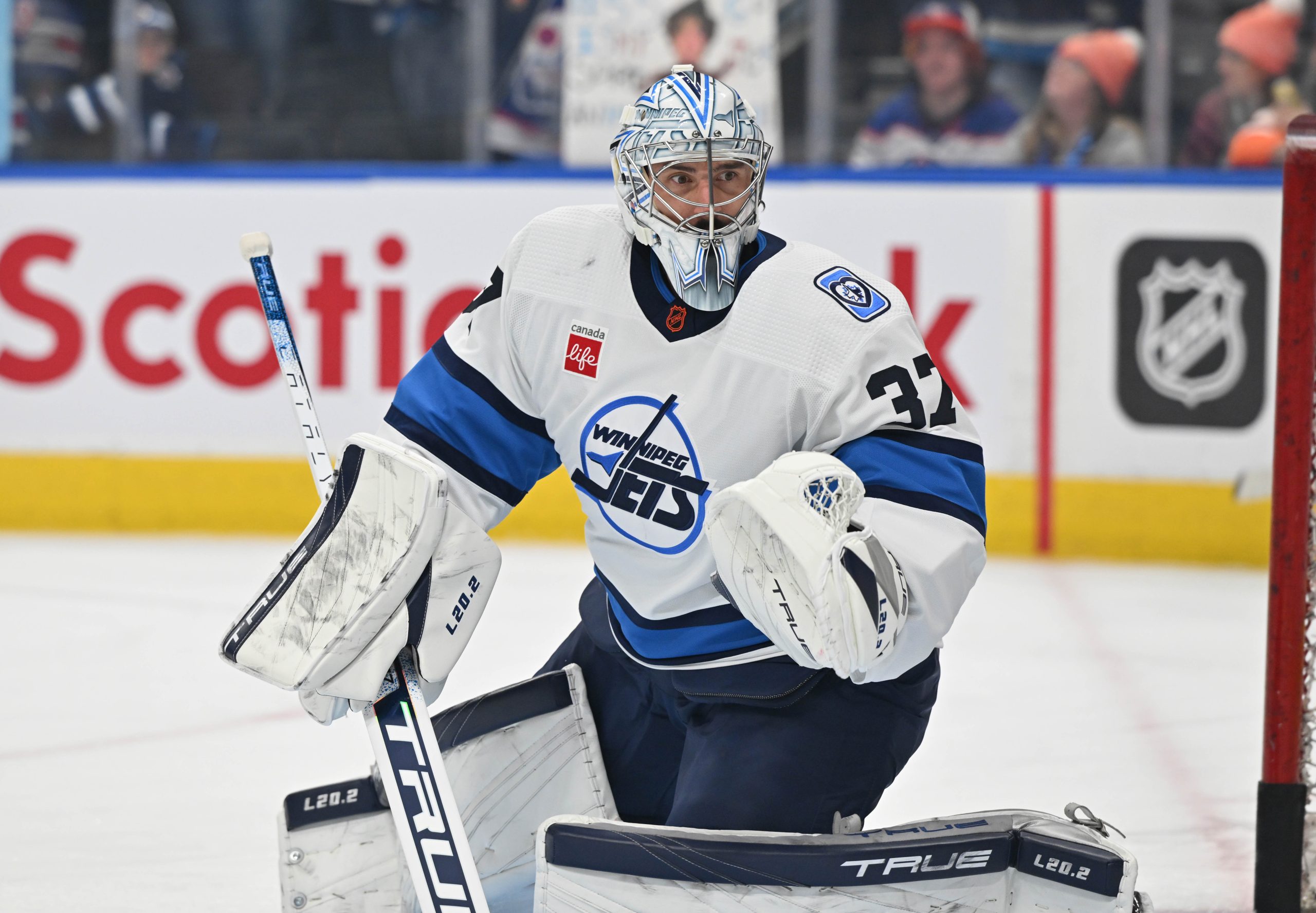 Connor Hellebuyck contract