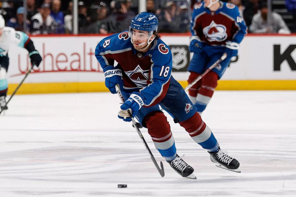 Alex Newhook contract