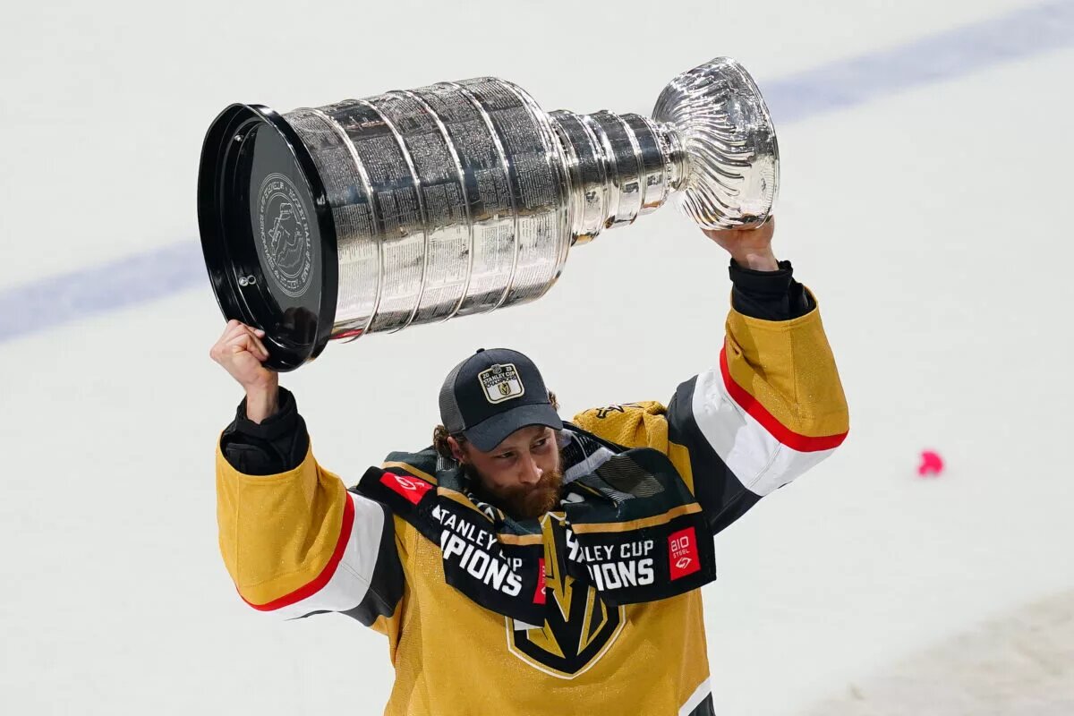 Laurent Brossoit contract