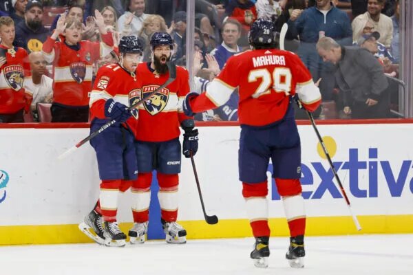 Anaheim Ducks, Florida Panthers Swap Contract Rights on Veteran Players