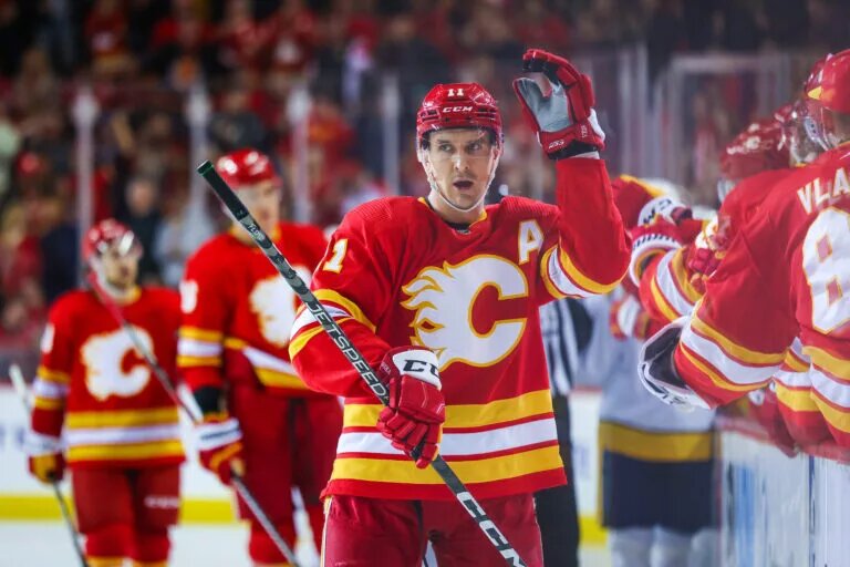 Mikael Backlund signing