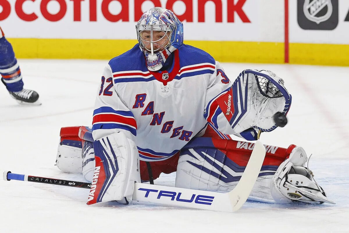 Quick first shutout; NHL rumours