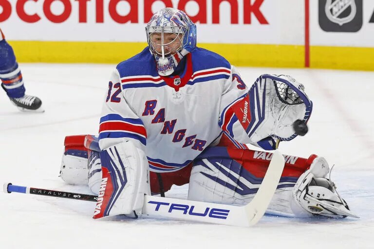 Quick first shutout; NHL rumours